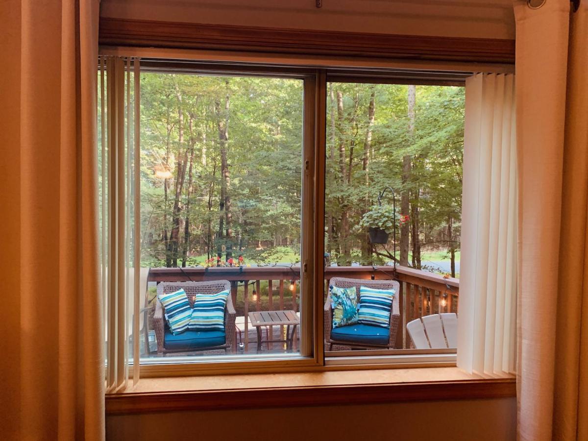Lake Ariel Family Chalet Exterior photo