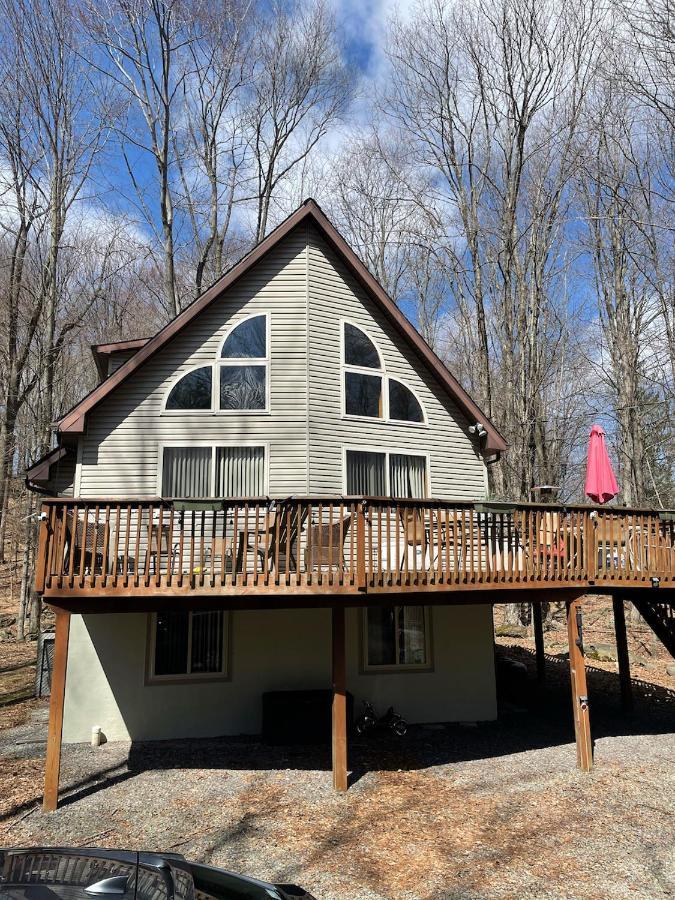 Lake Ariel Family Chalet Exterior photo